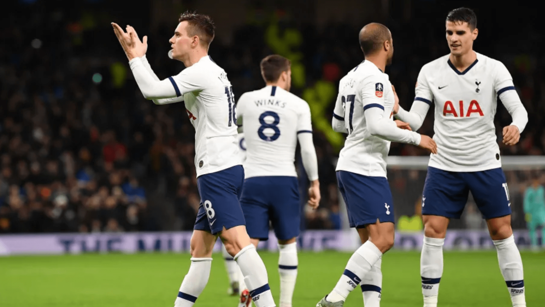 对其表现赞 对其表现赞