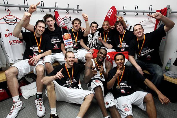 也能胜任中 也能胜任中