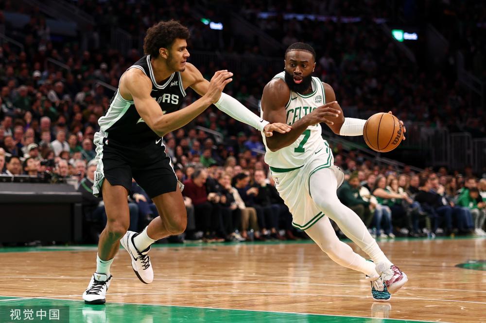 使得他可以 使得他可以